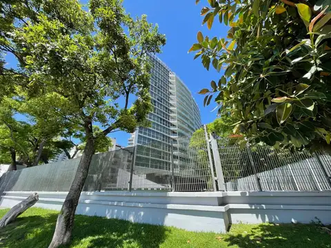 Imperdible departamento con vista al Río y cochera en alquiler, en el edificio Regatta Olivos.