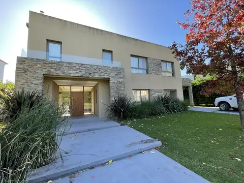 Casa en Venta al Noroeste
