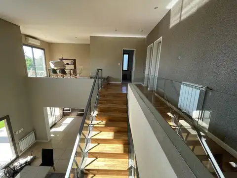 Casa Moderna La lomada de Pilar, venta