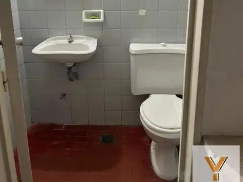 Oficina 2 ambientes con 1 baño