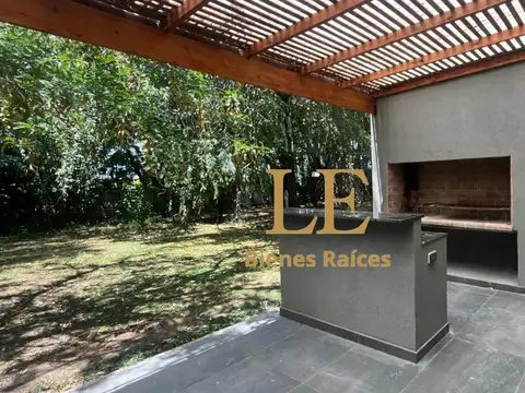 Casa 4 ambientes con 4 baños