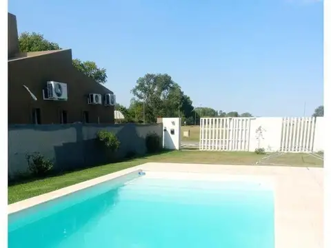 Casa 2 ambientes con 1 baño