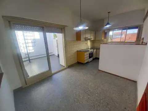 Departamento 183 mts2 con patio y terraza - Villa Ballester