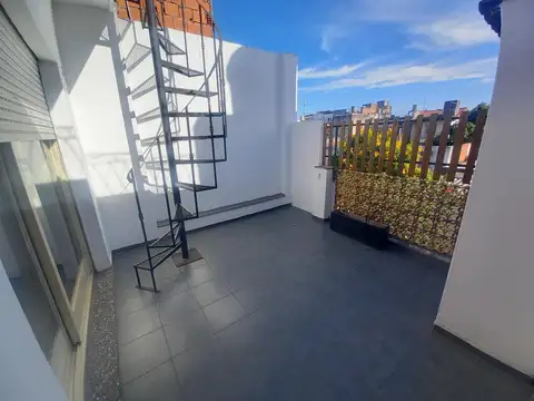 Departamento 183 mts2 con patio y terraza - Villa Ballester