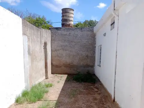 Casa 3 ambientes con 1 baño