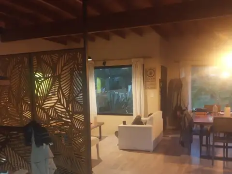 Casa 3 ambientes con 2 baños