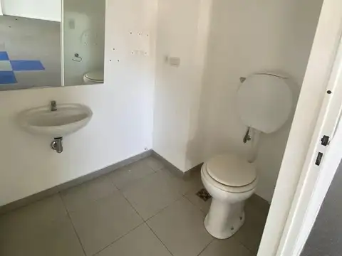 Oficina en Venta con 5 cocheras