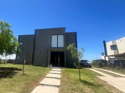Casa en venta en Barrio San Sebastián Area 8