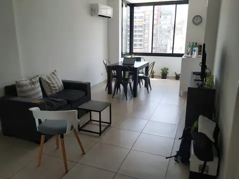 MUY BUEN DPTO DE 2 AMBIENTES  AL CONTRA-FRENTE CON ESP COCHERA, VTA PANORAM , TODO LUZ Y SOL