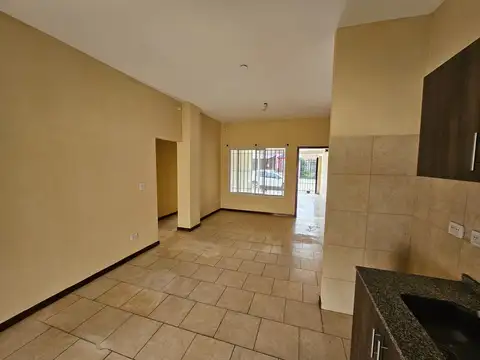 Depto Tipo Casa en Alquiler en Villa Adelina, $ 1.600.000