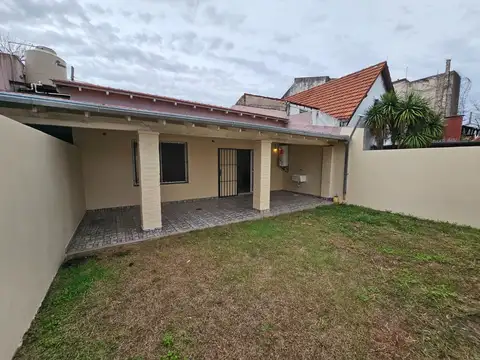 ALQUILER PH 3 AMBIENTES EN VILLA ADELINA CON COCHERA