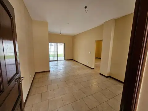 Depto Tipo Casa en Alquiler de 3 ambientes