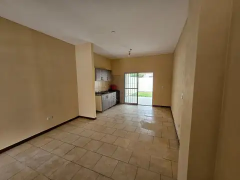 Depto Tipo Casa en Alquiler de 2 dormitorios