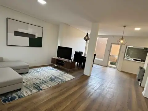 Casa 5 ambientes con 2 baños