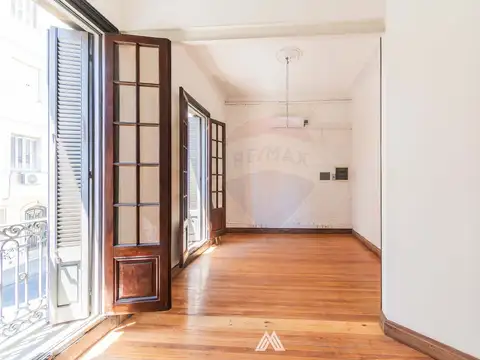 CASA DE ALTOS C/ LOCAL EN PB INDEPEND. RENTADO.  