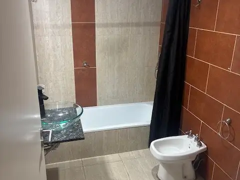 MONOAMBIENTE TIPO CASA CON JARDIN Boedo