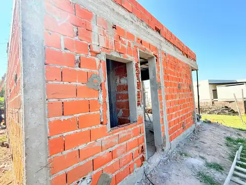 VENTA CASA SAN SEBASTIAN ESCOBAR 4 AMBIENTES