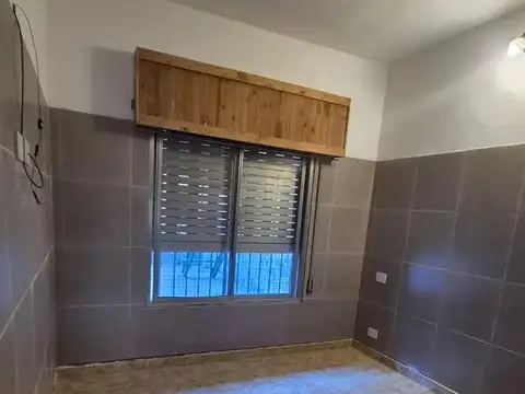 Casa en Alquiler en Barrio Industrial, $ 700.000