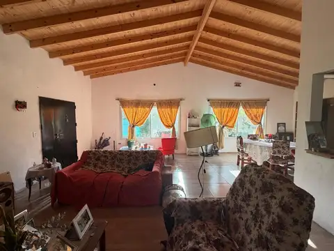 Casa en Venta con 3 cocheras