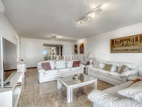 Departamento en Alquiler de 4 ambientes