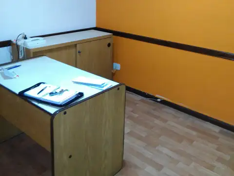 Oficina 3 ambientes con 1 baño