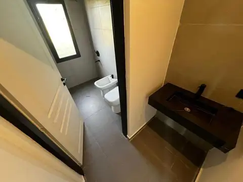 Casa en Venta con 4 cocheras