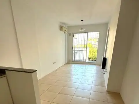 Departamento de 1 dormitorio con poca antigüedad