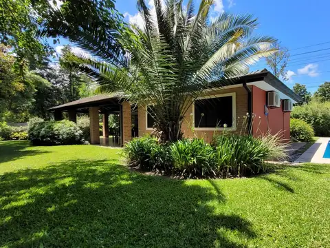 Casa en venta de 3 ambientes, en Pilar, con piscina y cochera cubierta