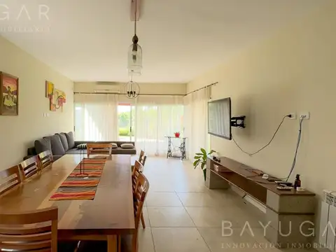 Alquiler -Casa amoblada en Barrio Privado Santa Guadalupe -  Pilar del Este
