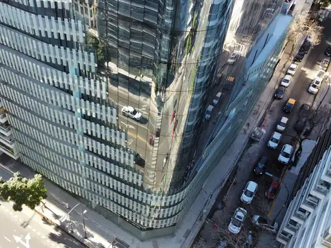 Alquiler Oficina en DOME de 93m2 mas patio de 57m2 con Cochera - Salas de Reunion y rooftop