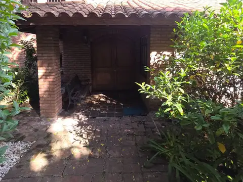 Casa 6 ambientes con 3 baños