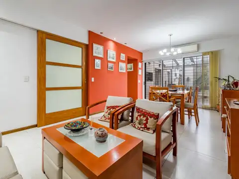 VENTA / PERMUTA  Casa de 2 dormitorios en República de la Sexta - Rosario