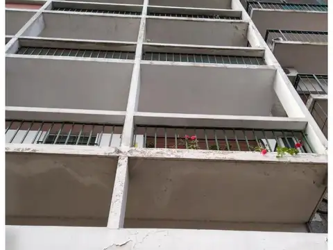 Av. Mitre 2400, Piso 4