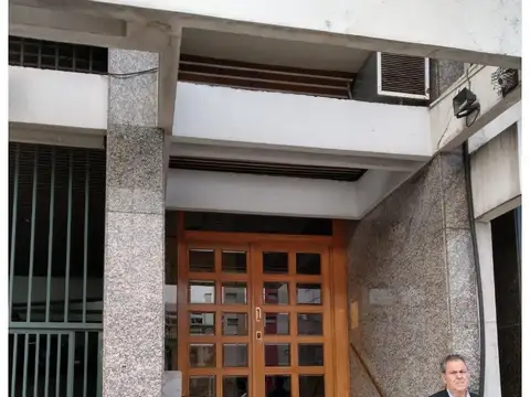 RETASADO 3 AMBTES. CON DEPCIAS SOBRE AVDA. MITRE