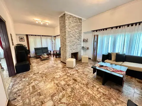 VENTACASA 4 AMBIENTES BERAZATEGUI QUINCHO COCHERA