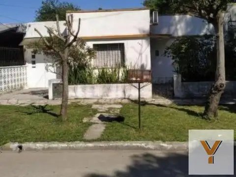 Casa en venta - 2 Dormitorios 1 Baño - 286Mts2 - San Vicente
