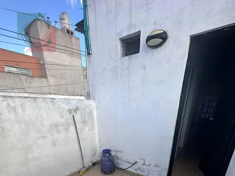Depto Tipo Casa 2 ambientes con 1 baño