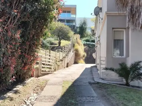 Casa 5 ambientes con 4 baños