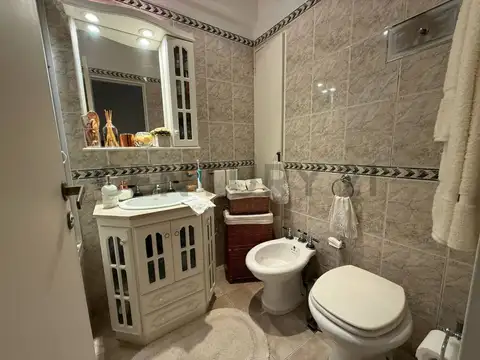 Departamento 5 ambientes con 2 baños