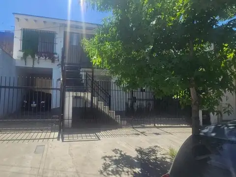 Depto Tipo Casa en Venta en San Isidro Vias / Rolon, USD 255.000