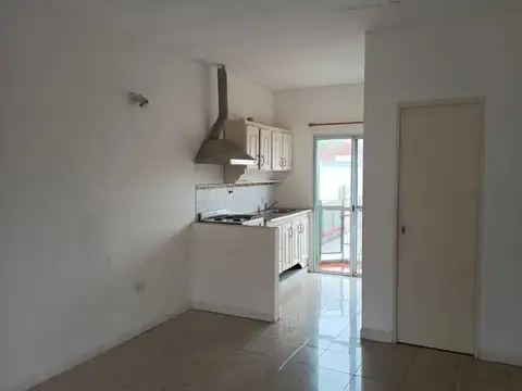 Monoambiente - Buena ubicación - Bajas expensas.