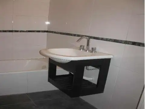 Excelente duplex de 3 amb.c/cochera y amplio fondo(RamosMejí