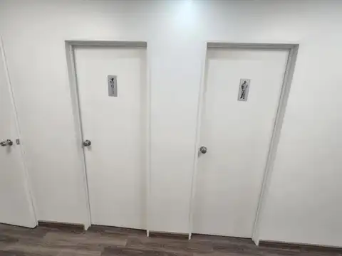 Oficina 6 ambientes con 2 baños