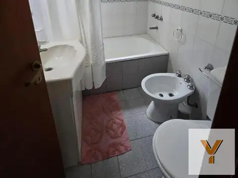 Oficina en Venta con 9 cocheras
