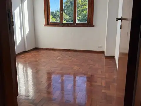 Departamento 5 ambientes con 2 baños