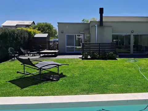 Casa en Venta en Pilar del Este - Santa Elena, USD 199.000