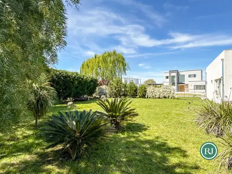 Casa 5 ambientes con 4 baños