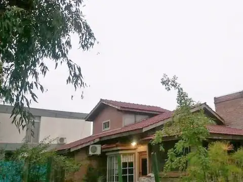 APTA A CRÉDITO!!! Muy buena casa en Barrio Las Nazarenas / Los Mirasoles