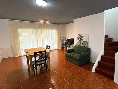 Venta de casa en Pilar Triplex 3 dormitorios