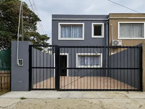Venta de casa en Pilar Triplex 3 dormitorios